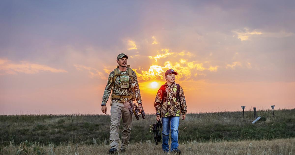 Mike Steier and Treyten Krohmer bow hunting