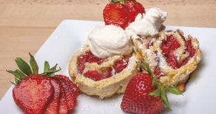 Fresh Strawberry Rolls